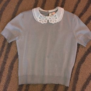 Short sleeve sweater with ruffle collar